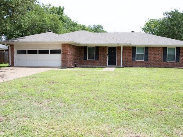 1008 Fairway Lane , Mexia, TX 76667