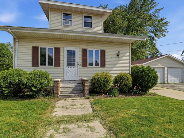 500 Birchwood Dr, Francis Creek, WI 54214