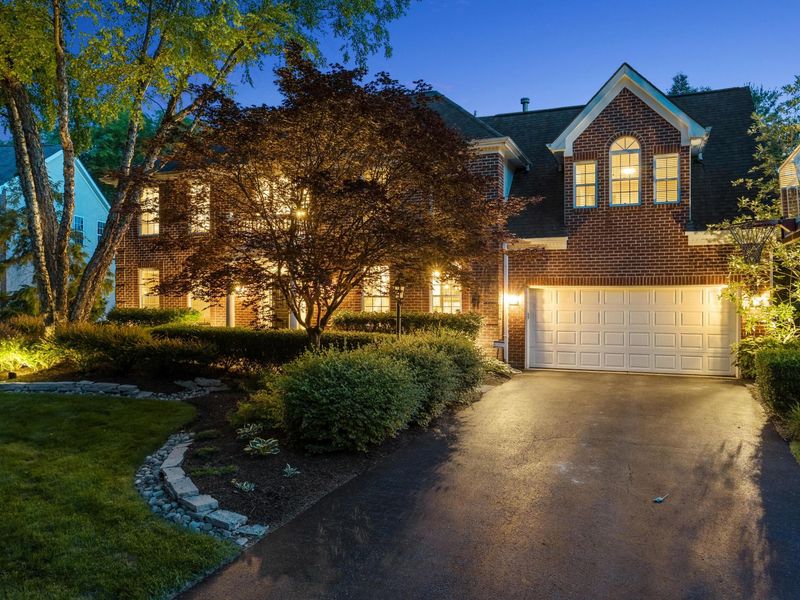 7631 Kestrel Way W, Dublin, OH 43017 Photo 2
