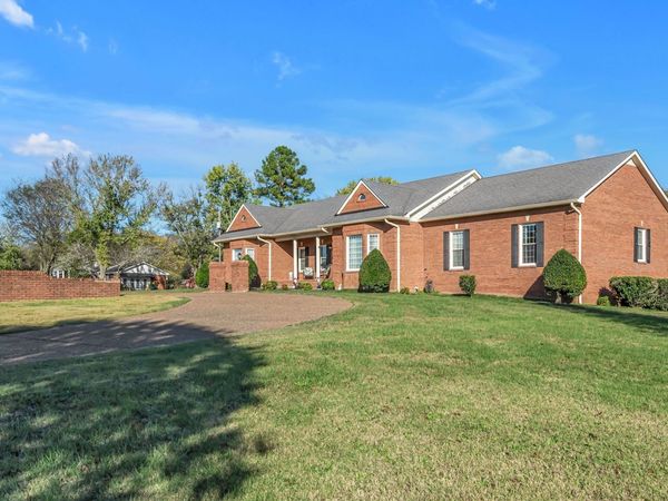 161 Graystone Dr , Gallatin, TN 37066