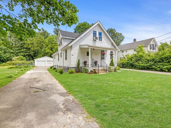 35 Worcester St, Taunton, MA 02780