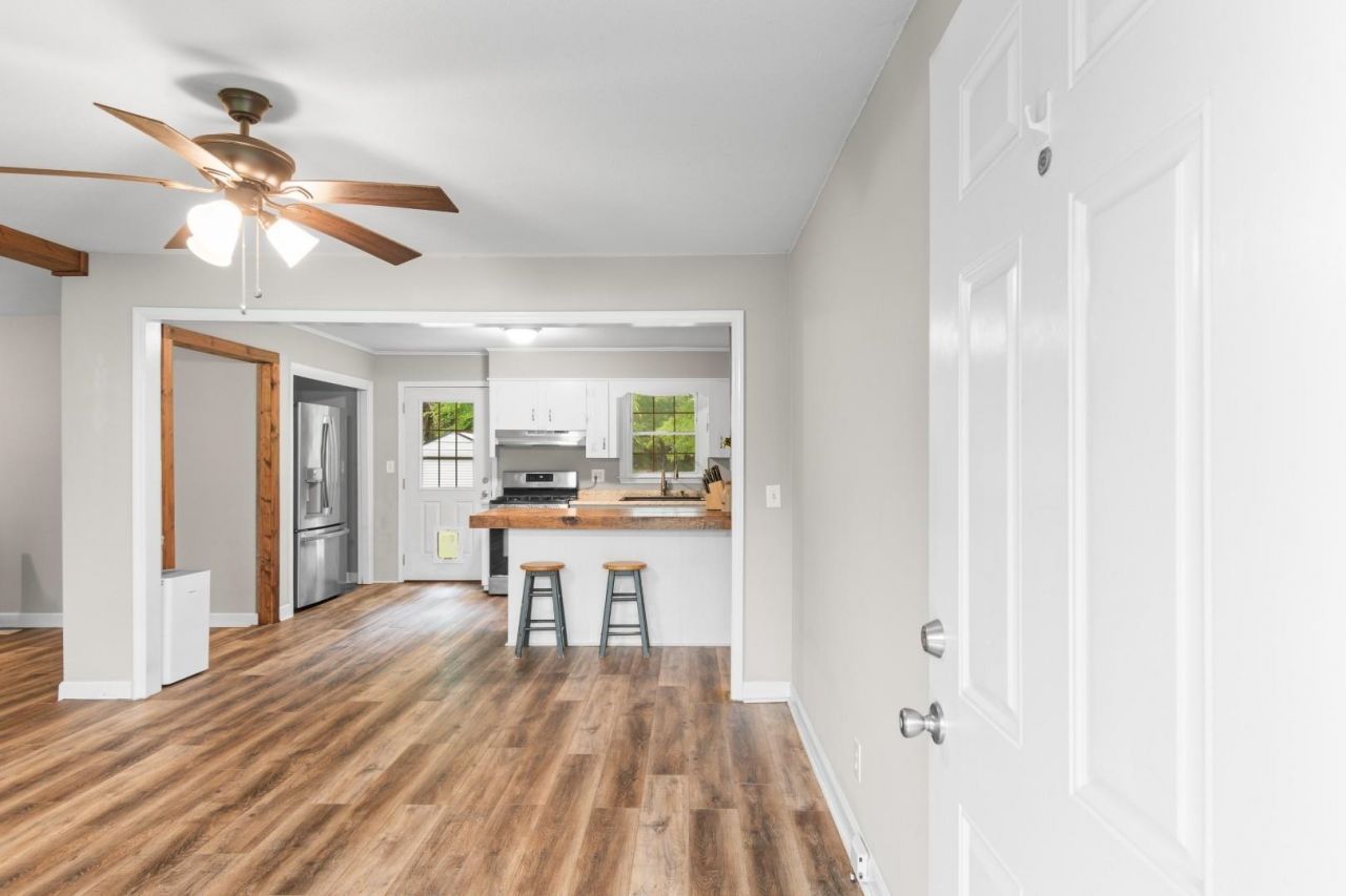 2240 Little Lamb Rd.  Photo 4