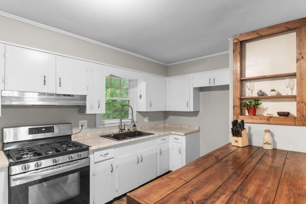 2240 Little Lamb Rd.  Photo 6