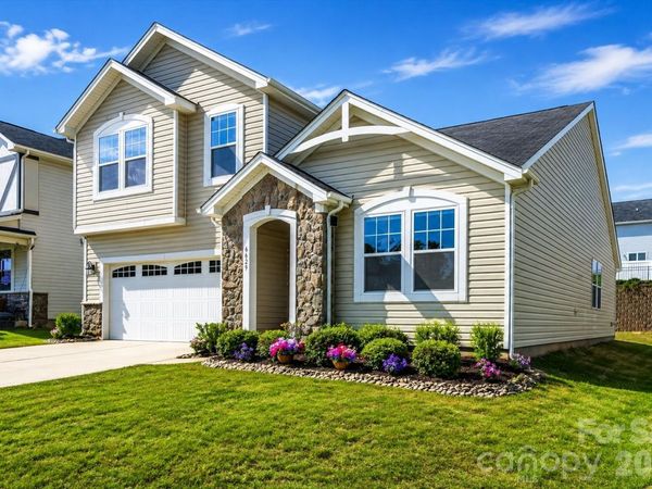6629 Meridale Forest Drive, Charlotte, NC 28269