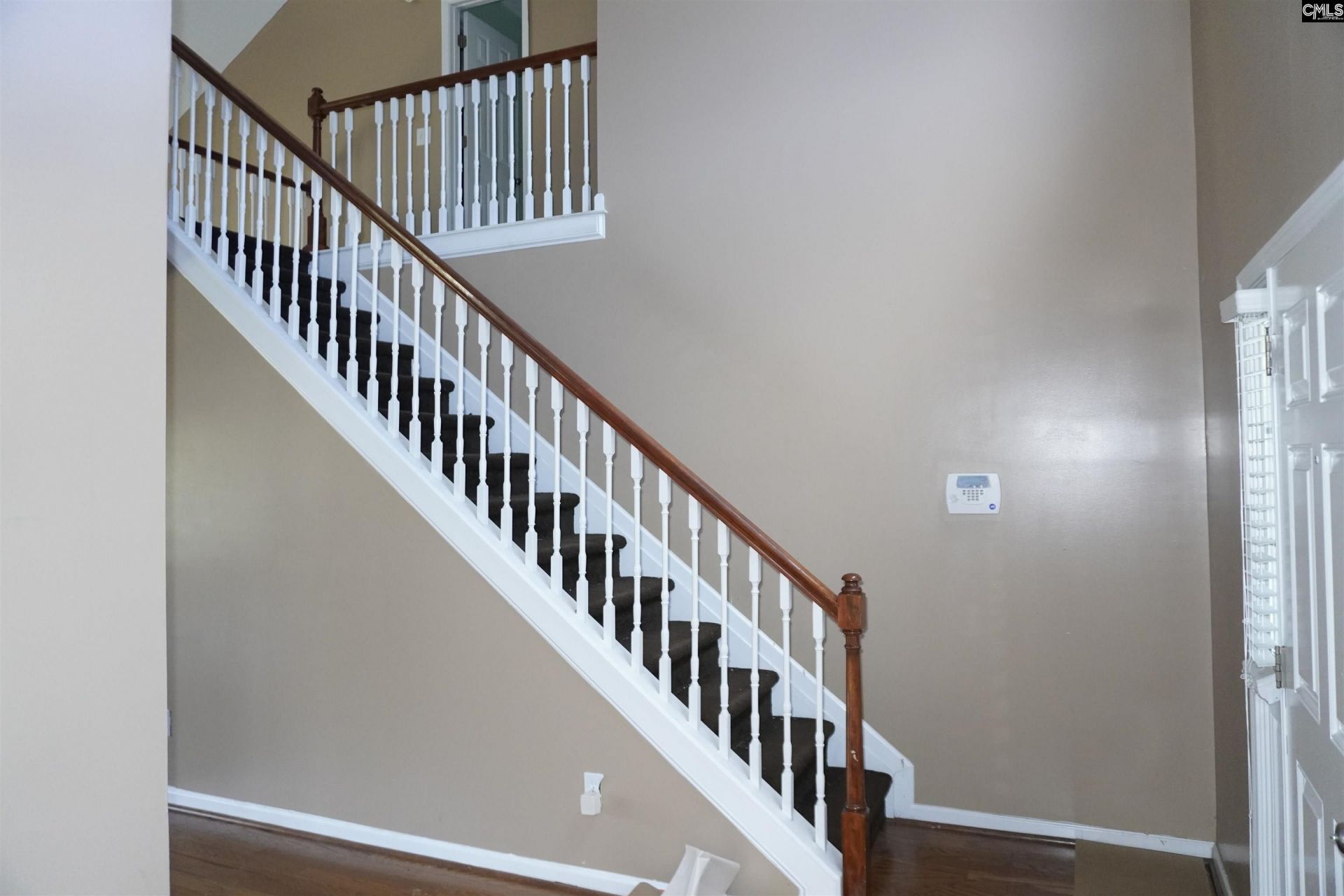 105 Stoneheath Drive  Photo 6