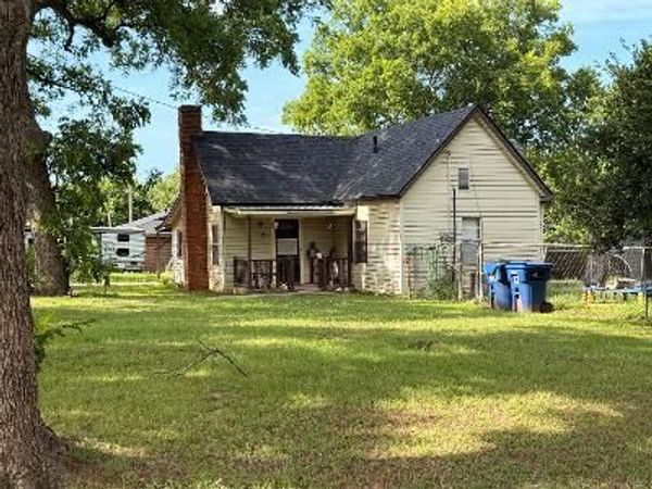 807 E Kean Street, Wynnewood, OK 73098