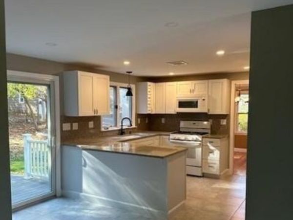 202 Dale St, Waltham, MA 02451