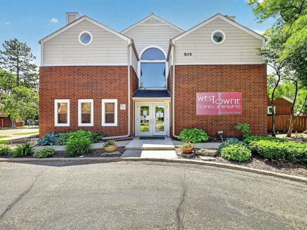 545 DOnofrio Drive, Unit 8, Madison, WI 53719