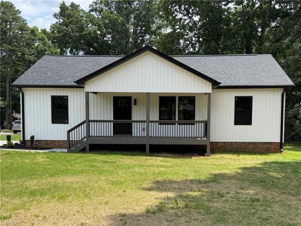 121 Smith Avenue , Lexington, NC 27292