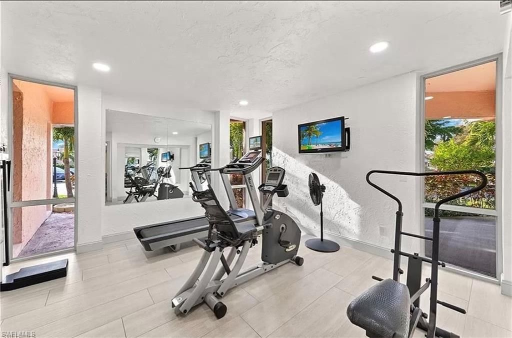 200 Forest Lakes Blvd , Unit 204, Naples, FL 34105 Photo