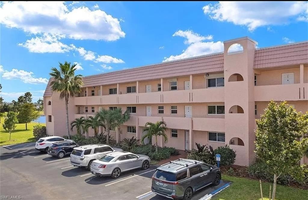 200 Forest Lakes Blvd , Unit 204, Naples, FL 34105 Photo