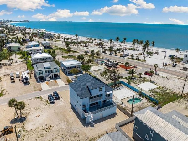 121 Hibiscus DR , FORT MYERS BEACH, FL 33931