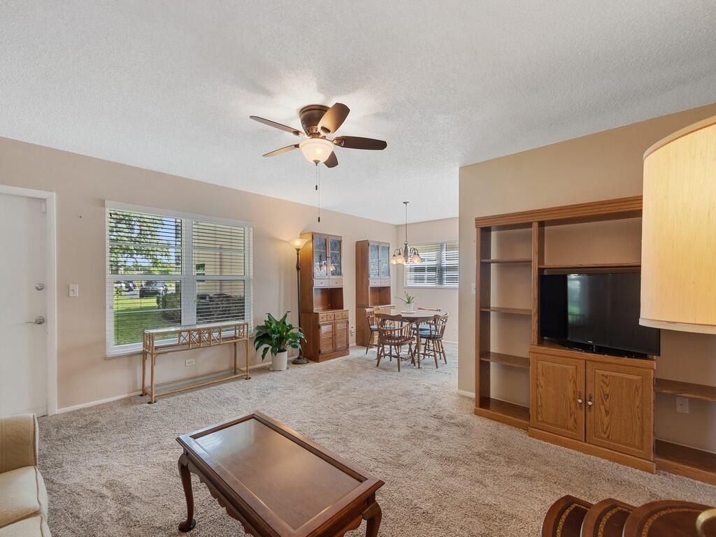 105 Spring Lake Court, Unit 102, Vero Beach, FL 32962 Photo