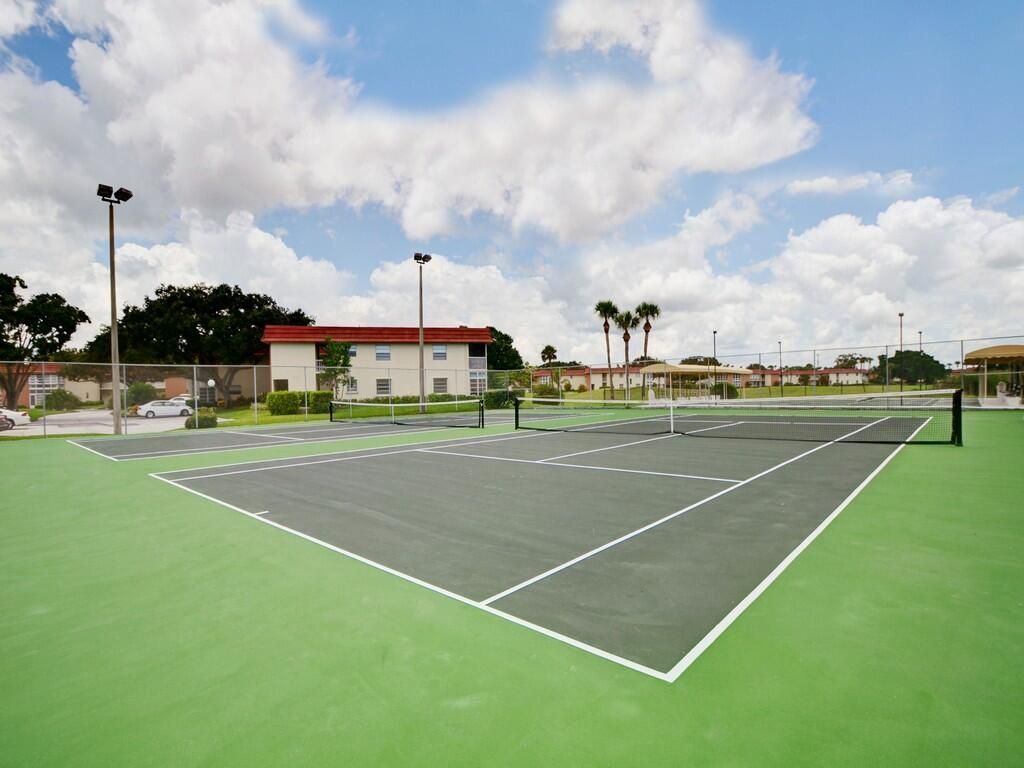 105 Spring Lake Court, Unit 102, Vero Beach, FL 32962 Photo