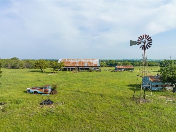 16401 Cedar Rock Parkway, Crawford, TX 76638
