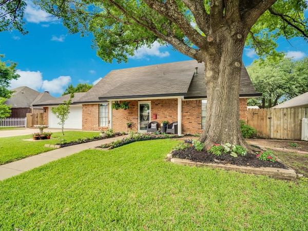 1647 E Pleasant Drive, Midlothian, TX 76065