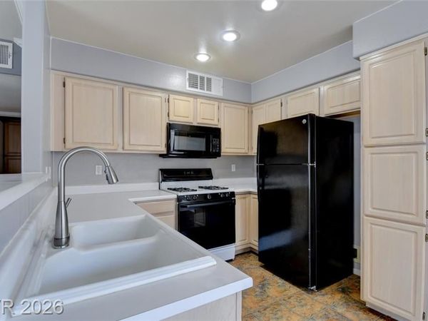 5710 E Tropicana Avenue, Unit 2007, Las Vegas, NV 89122