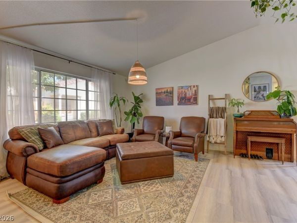 5400 Tassara Way , Unit 106, Las Vegas, NV 89108