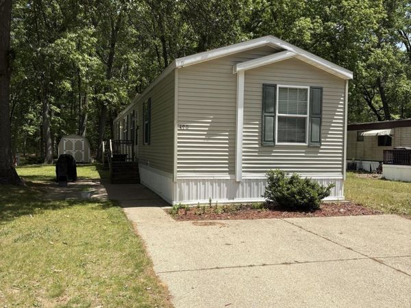 490 S Sunshine Lane, Muskegon, MI 49442