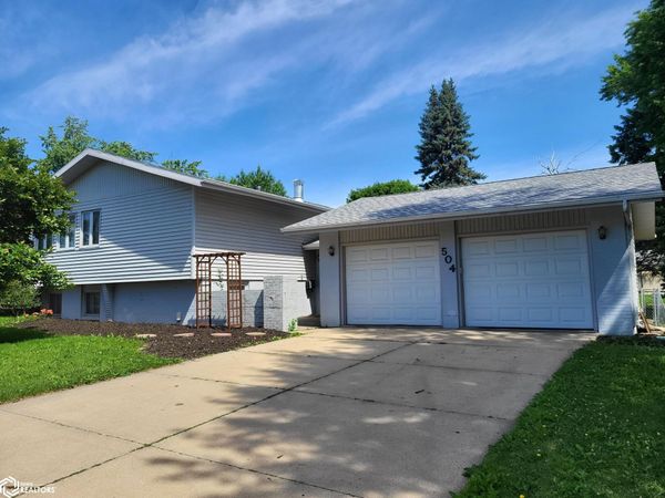 504 Friendly Drive, Marshalltown, IA 50158