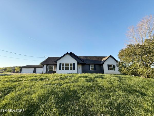 8075 Highway 63 , Speedwell, TN 37870