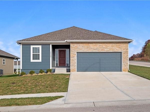 15300 Jessica Street, Parkville, MO 64152