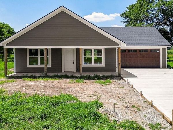 301 N Pennsylvania Street, East Lynne, MO 64743