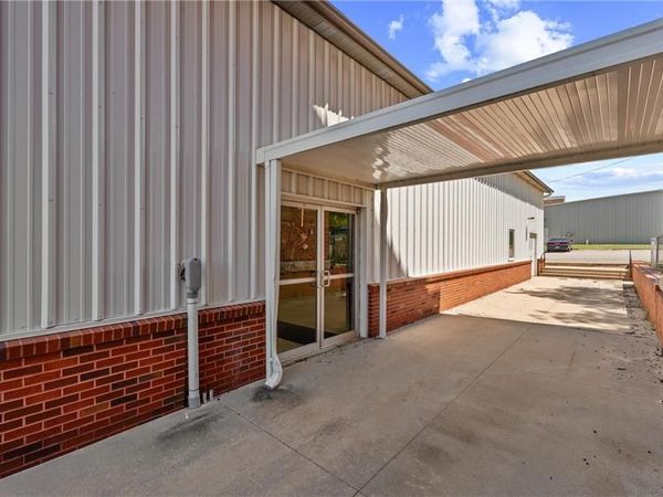 920 1/2 W Myrtle Street, Independence, KS 67301