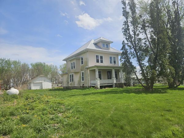 1905 260TH, Bennett, IA 52721