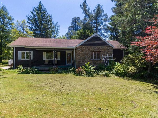 7 Mill Fall Run Road, Fairmont, WV 26554