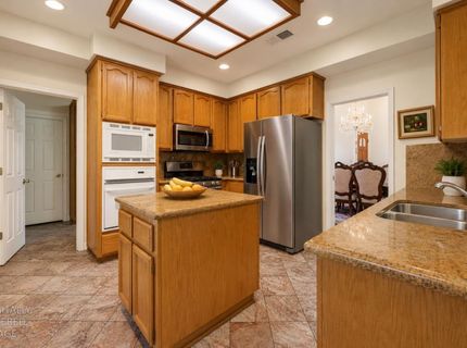 6141 Hall Ln, Carmichael, CA 95608 Photo