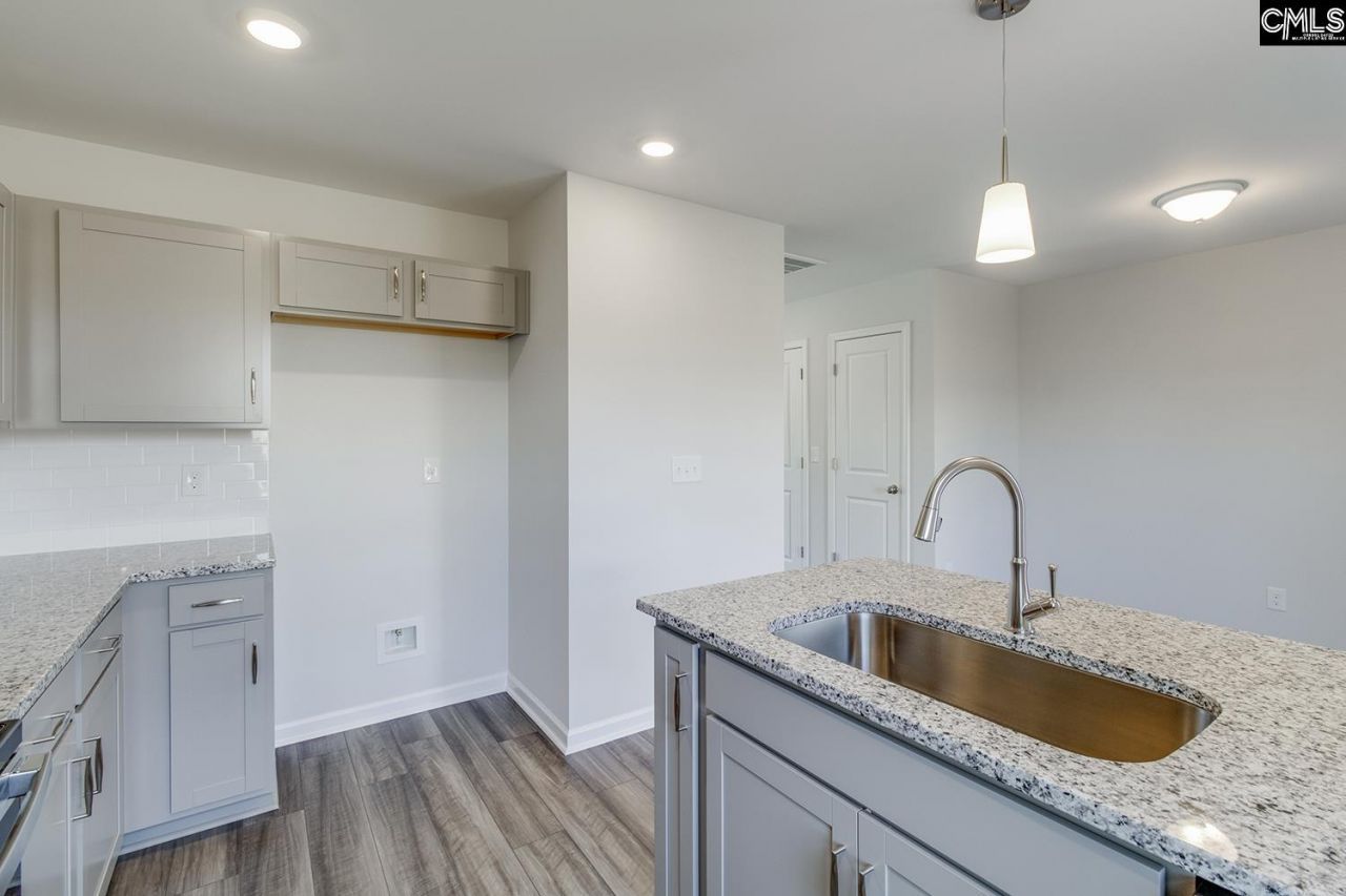 3060 Harborview Drive  Photo 10