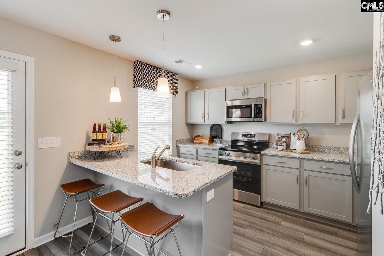 3060 Harborview Drive  Photo 8