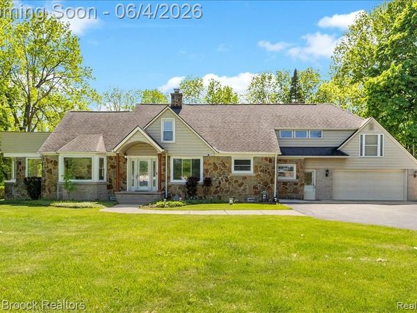 43747 Woodward Avenue, Bloomfield Hills, MI 48302
