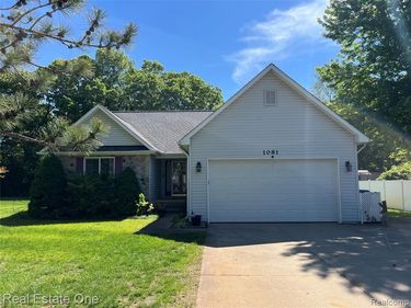 1081 Clearview Drive , Oxford Twp, MI 48371