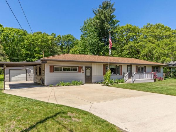 6511 Cottonwood Drive, Fruitport, MI 49415