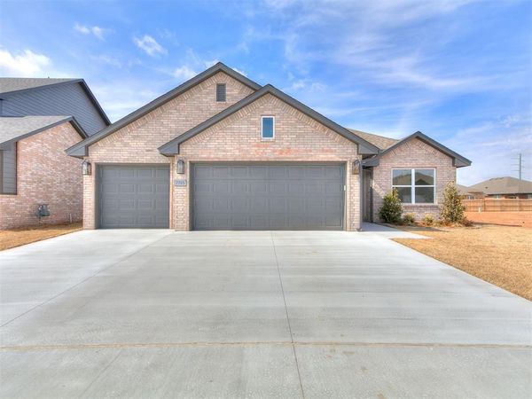 7705 Three Woods Lane, Yukon, OK 73099