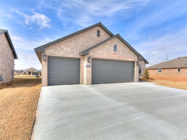7705 Three Woods Lane, Yukon, OK 73099