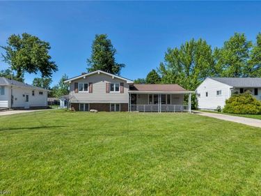 42988 Woodhill Drive, Elyria, OH 44035