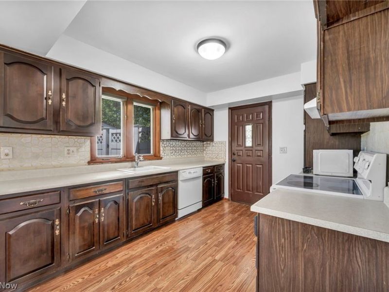 42988 Woodhill Drive , Elyria, OH 44035 Photo 15