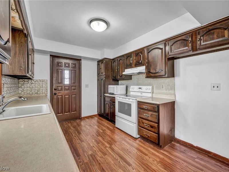 42988 Woodhill Drive , Elyria, OH 44035 Photo 16
