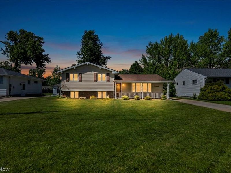 42988 Woodhill Drive , Elyria, OH 44035 Photo 2