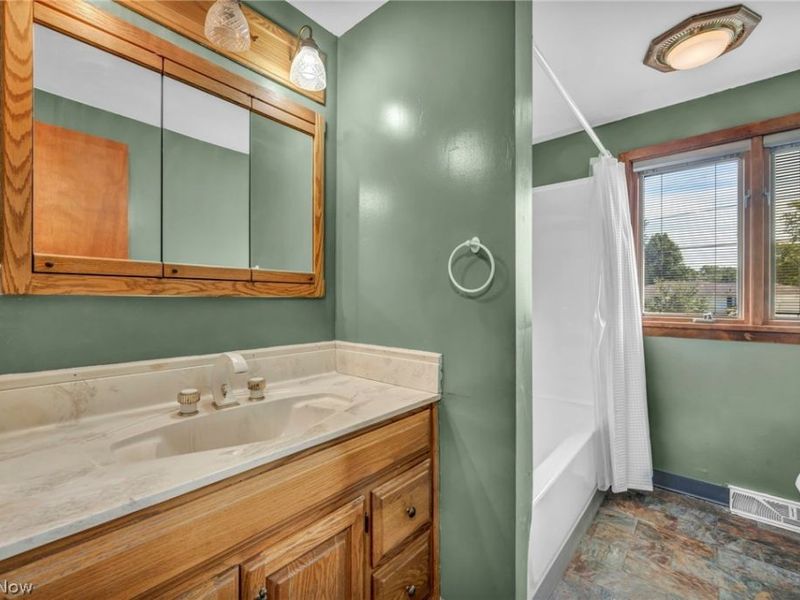 42988 Woodhill Drive , Elyria, OH 44035 Photo 33