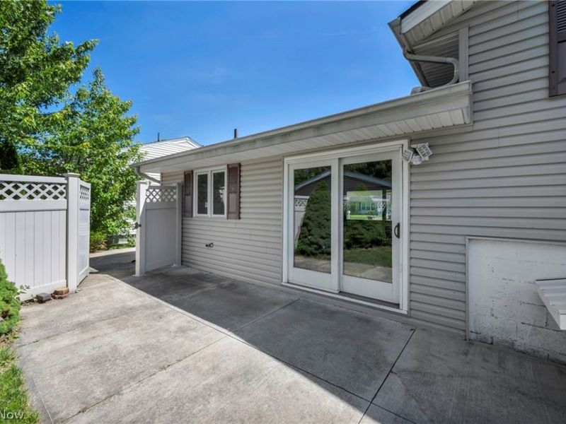 42988 Woodhill Drive , Elyria, OH 44035 Photo 42