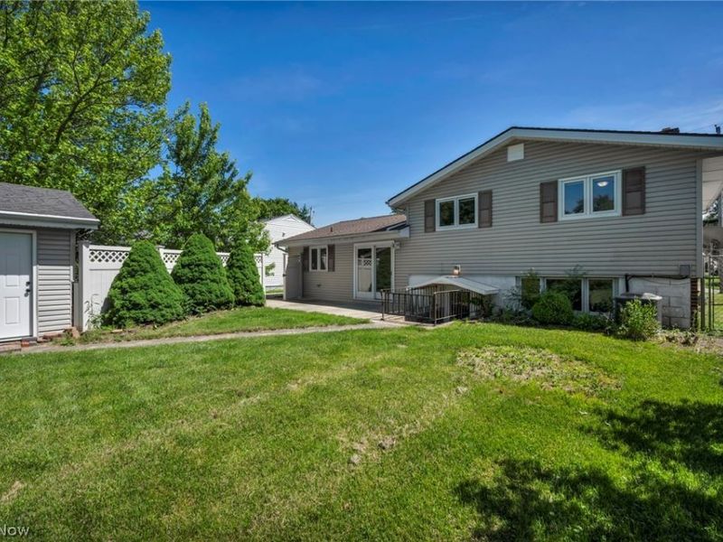 42988 Woodhill Drive , Elyria, OH 44035 Photo 47