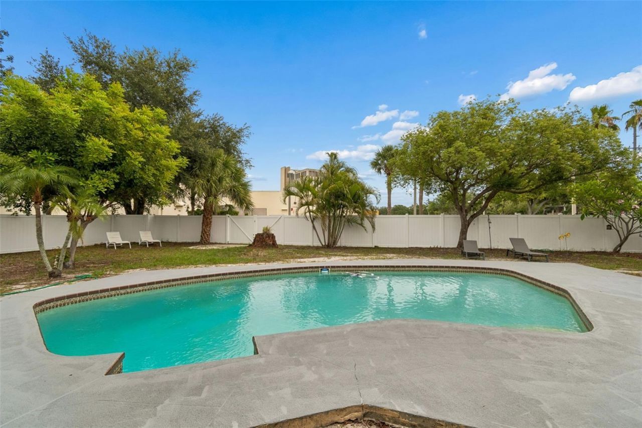 1004 Washington Avenue , Largo, FL 33770 Photo