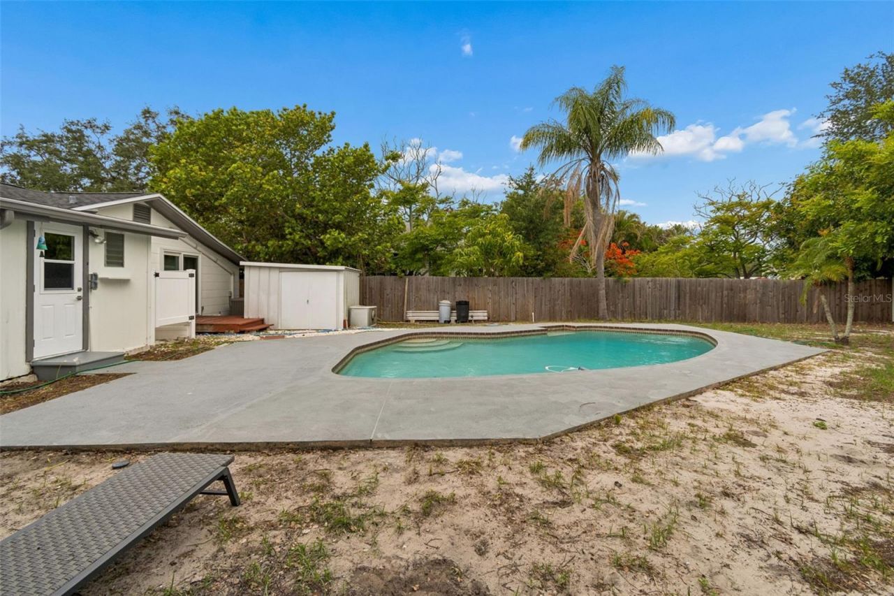 1004 Washington Avenue , Largo, FL 33770 Photo