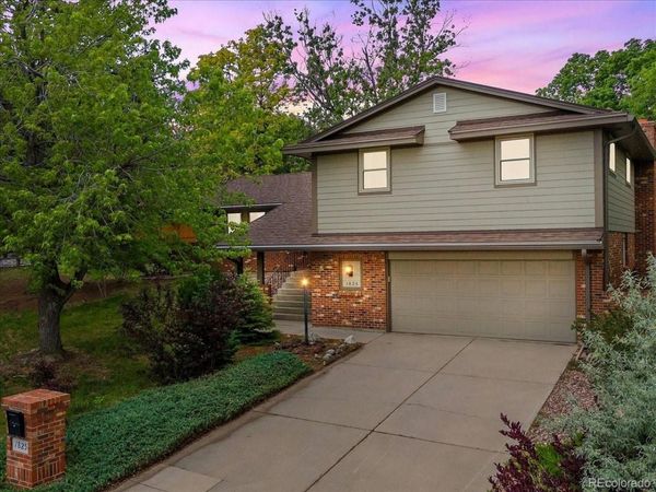 1825 S Queen Way, Lakewood, CO 80232