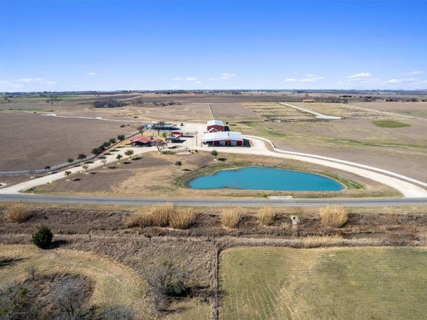 5300A County Road 424 , Taylor, TX 76574