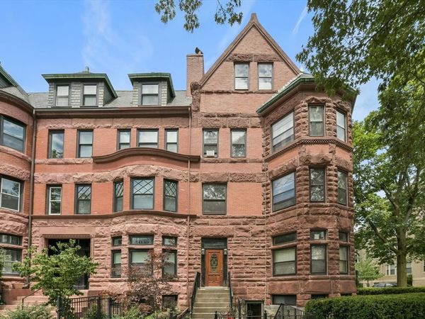 1774 Beacon Street, Unit 6, Brookline, MA 02445